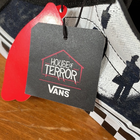 Men’s Vans Sneakers Old Skool The Exorcist Regan House of Terror Size 8.5 NEW - Picture 5 of 7